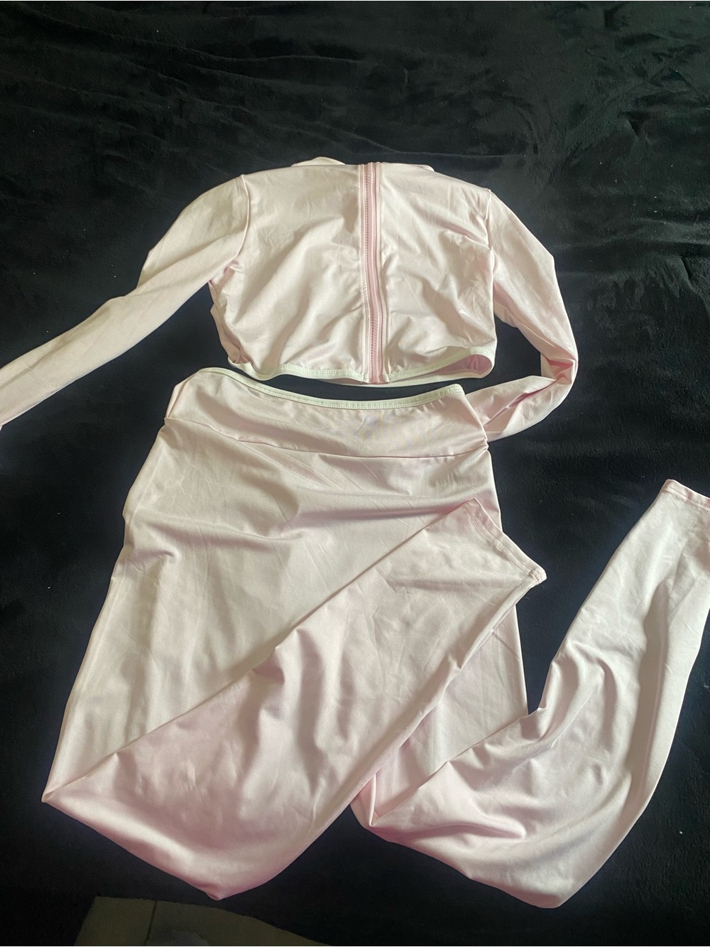 Light Pink Two-Piece Active Set - Zip Back Crop Top & High-Waist Leggings